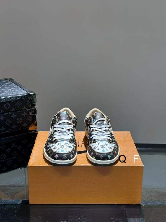 Picture of Louis Vuitton Shoes _SKULVsz38-45WM0111113023